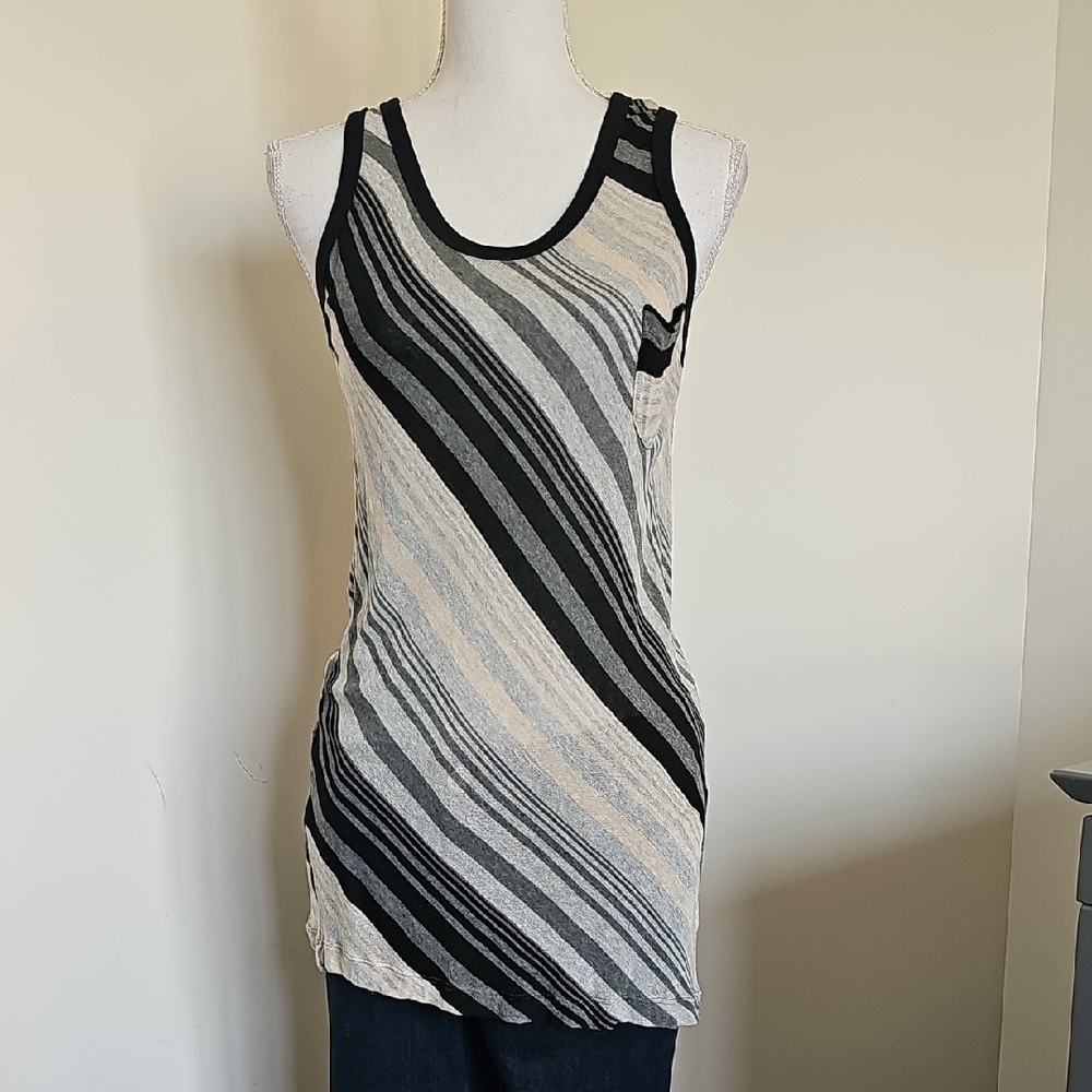 Fitted White and Gray Sleeveless Tank Tunic